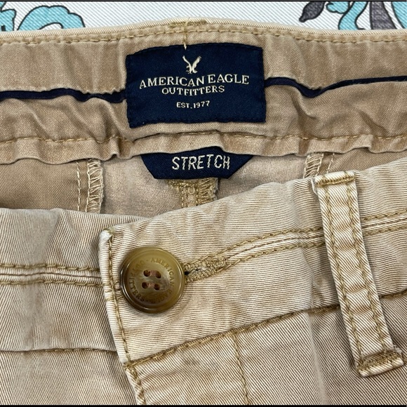 American Eagle Midrise Stretch Khaki Shorts - Picture 3 of 7